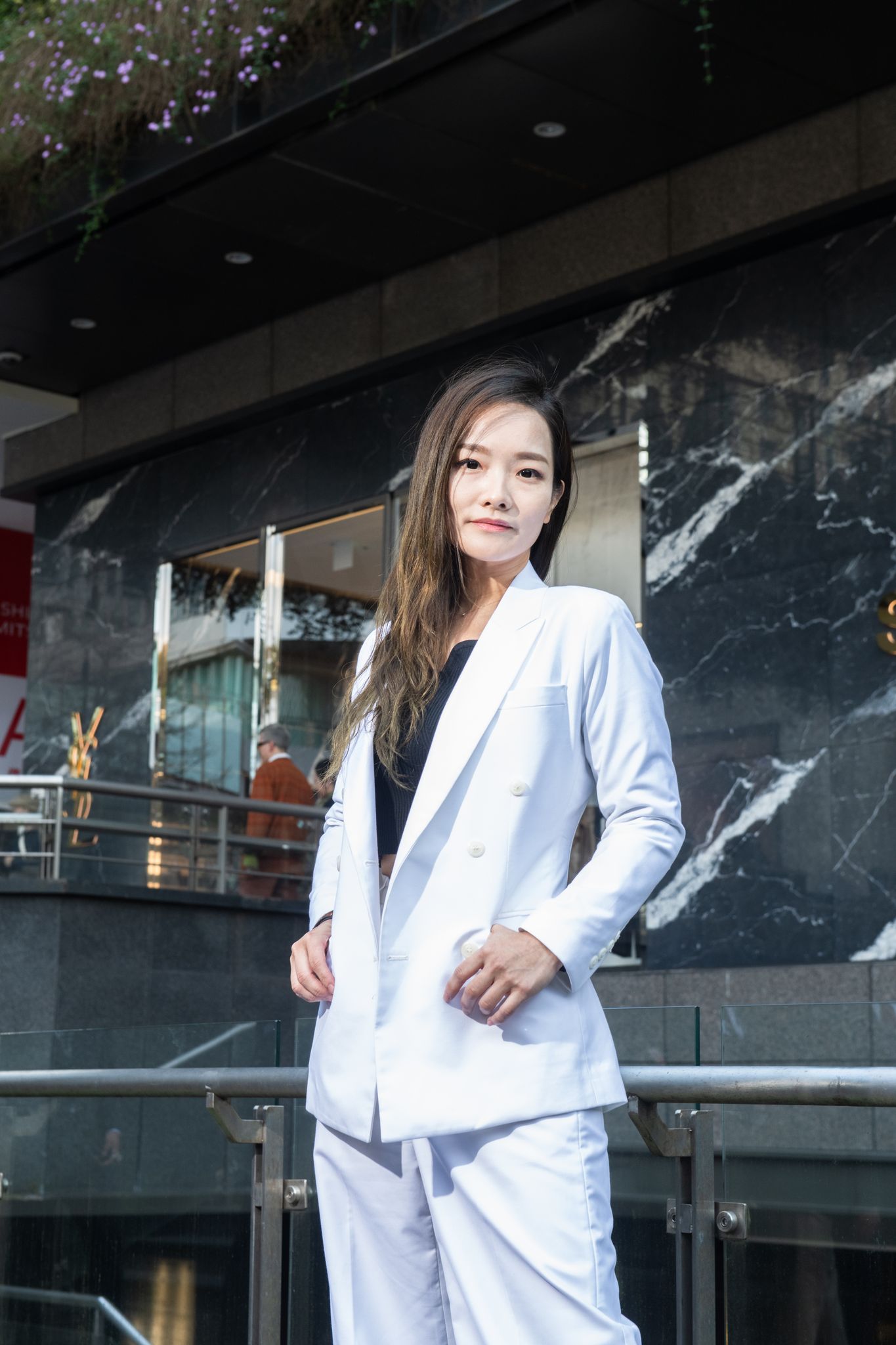 夏季商務時尚：自信、帥氣、專業的涼爽西裝訂製服務