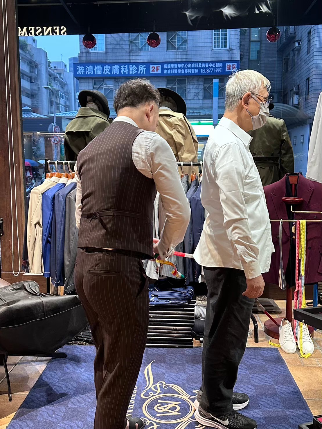 給父親最好的禮物 打造專屬訂製西裝 讓他帥氣依然不減當年