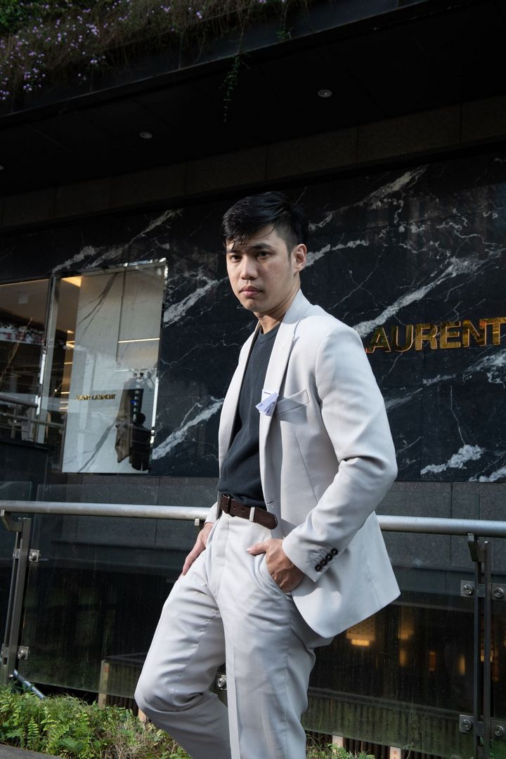 白色西裝穿搭 搭配精準的剪裁 西裝訂製讓你在商務或是時尚場合都吸睛！