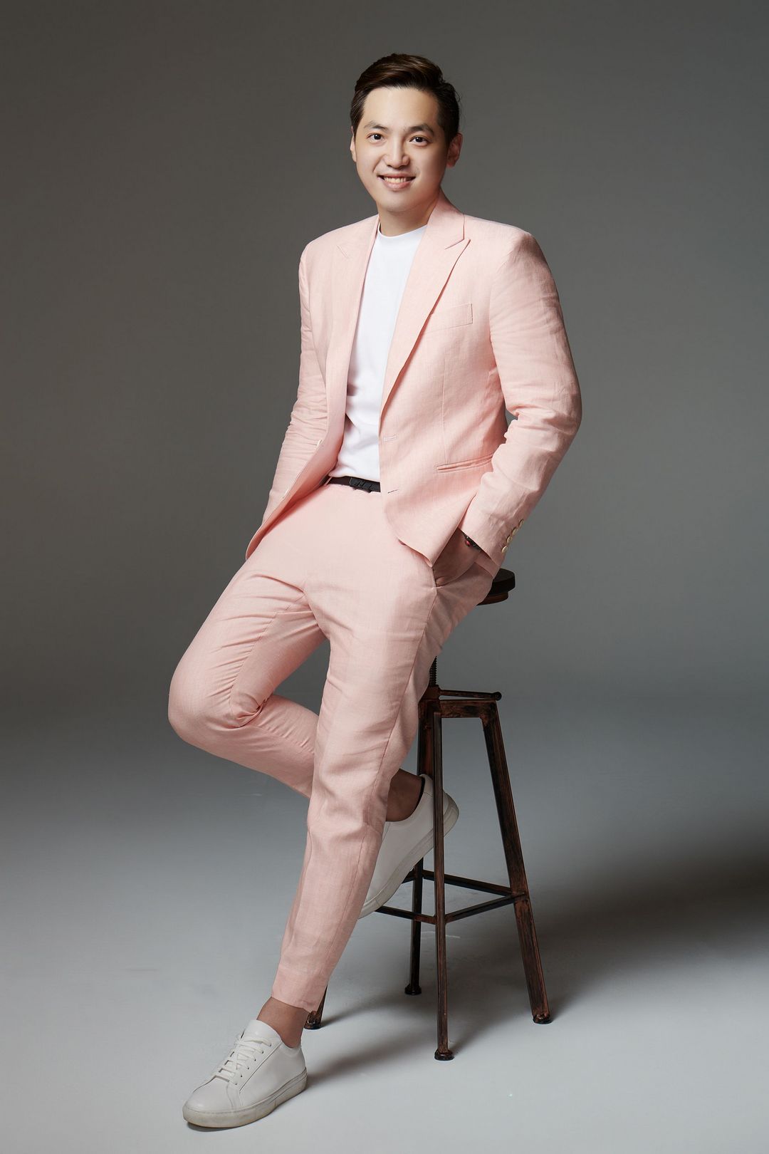 西裝制服訂製 專屬質感服裝 塑造獨一無二的企業形象